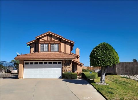Photo of 761 Kingfisher Ct, Corona, CA 92879 (MLS # CV25242750)