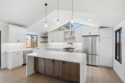 Photo of 3128 Governor Drive Dr, San Diego, CA 92122 (MLS # 260003168SD)