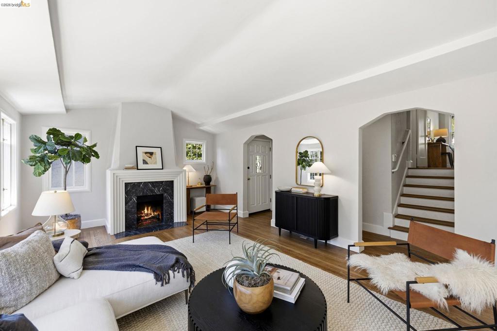 1005 Portal Ave.