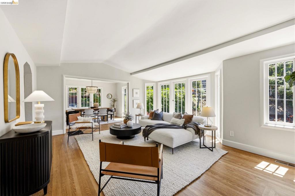 1005 Portal Ave.