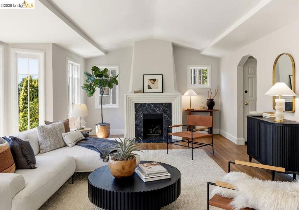 1005 Portal Ave.