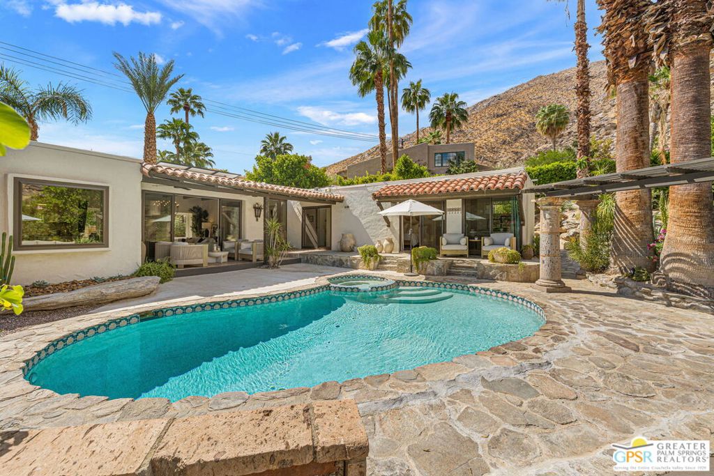 370 W Crestview Drive
