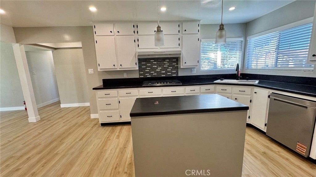 Photo of 2304 Workman Ave, Simi Valley, CA 93063 (MLS # SR26027748)