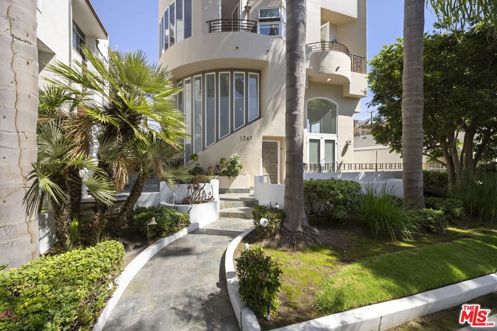 Photo of 1247 23rd Street #C, Santa Monica, CA 90404 (MLS # 25595795)