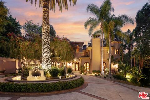 Photo of 2700 Benedict Canyon Drive, Beverly Hills, CA 90210 (MLS # 26669197)