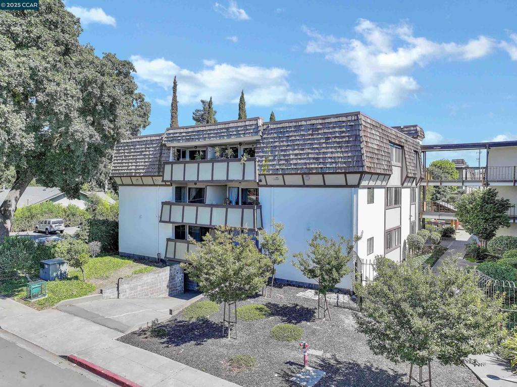 NUGENT SQUARE - Residential