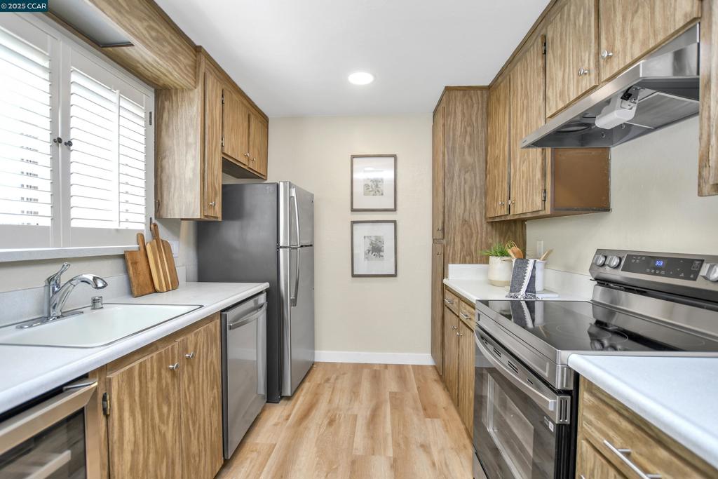 NUGENT SQUARE - Residential