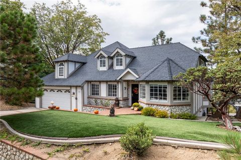 Photo of 1388 Yellowstone Dr, Lake Arrowhead, CA 92352 (MLS # IG25237786)