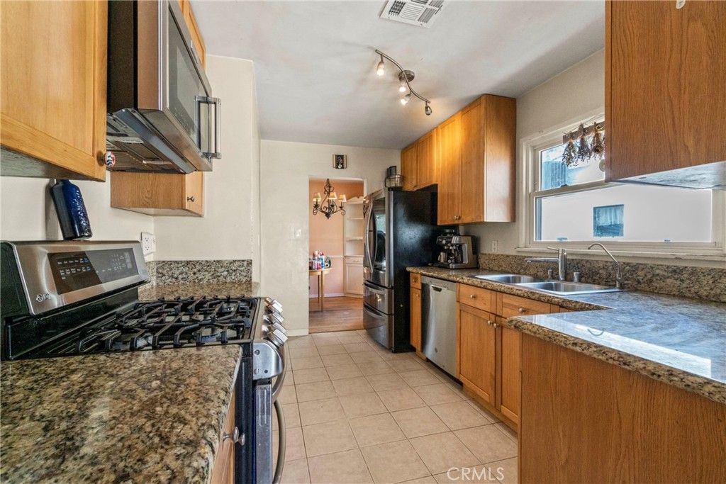 Photo of 10728 Barman Avenue, Culver City, CA 90230 (MLS # SR25229965)