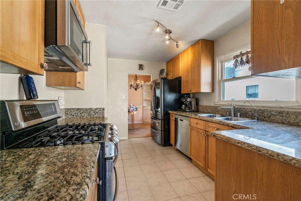 Photo of 10728 Barman Avenue, Culver City, CA 90230 (MLS # SR25229965)