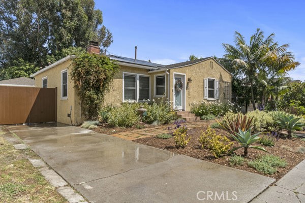 Welcome to this classic 3-bedroom, 2-bathroom home nestled in the heart of Culver City. Step inside to a spacious living room with a cozy fireplace, a functional floor plan, and abundant natural light that fills every corner. offering the perfect opportunity for a buyer to update and personalize to their own style. The expansive backyard provides endless possibilities—whether you envision outdoor dining, gardening, or simply relaxing and entertaining with friends and family. Perfectly situated near Culver City schools, parks, shopping, dining, and major freeways, this home blends comfort, potential, and an unbeatable location.