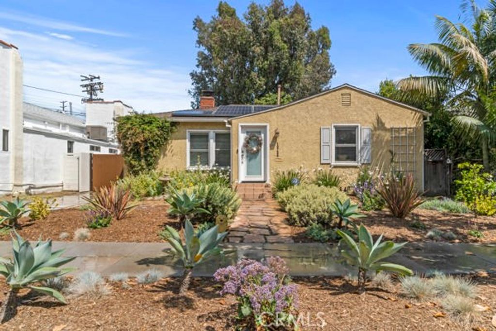 Photo of 10728 Barman Avenue, Culver City, CA 90230 (MLS # SR25229965)