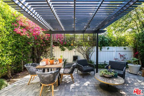 Photo of 5139 Fulton Avenue, Sherman Oaks, CA 91423 (MLS # 26670477)