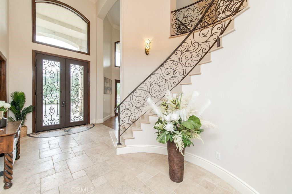 39285 Calle De Companero