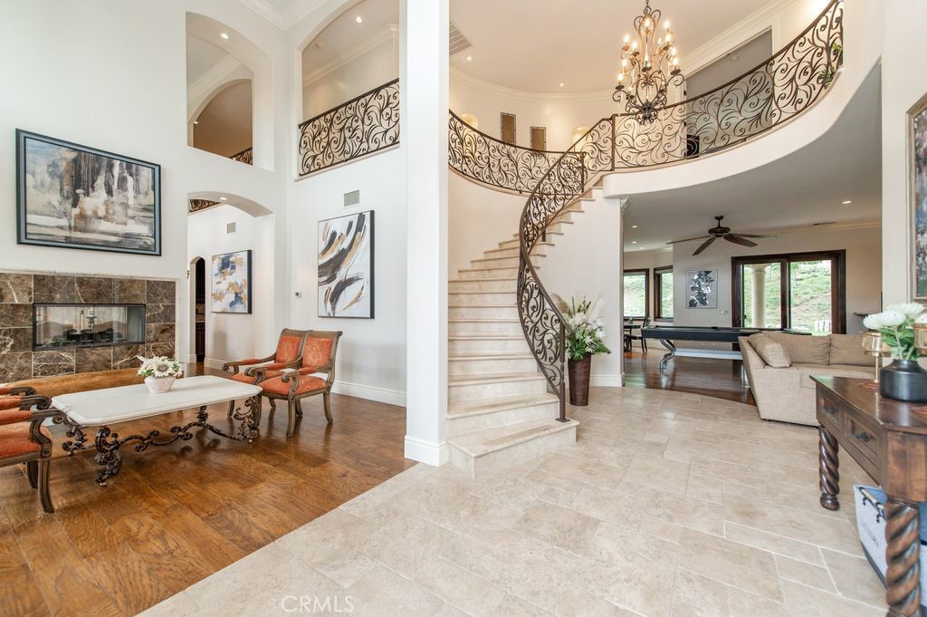 39285 Calle De Companero