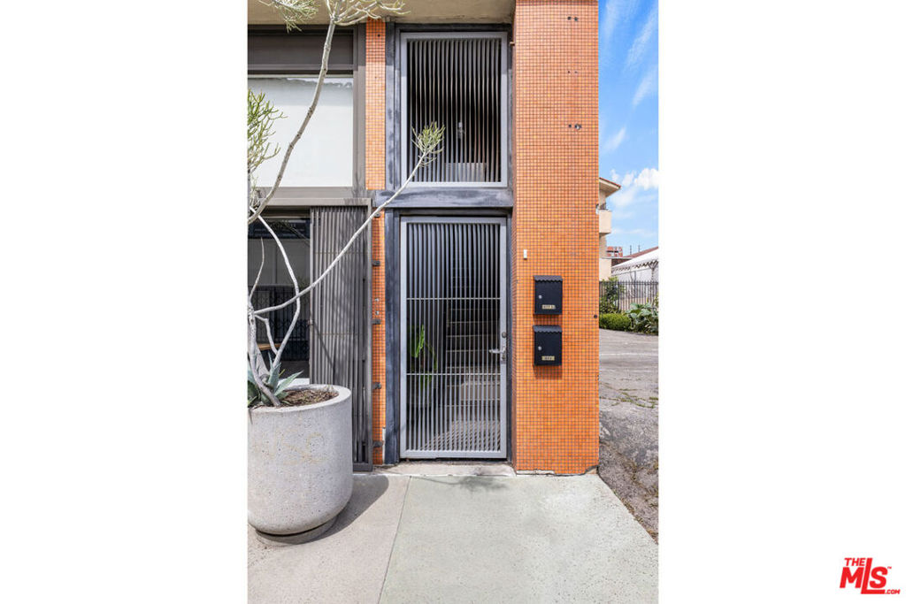 977 Chung King Road