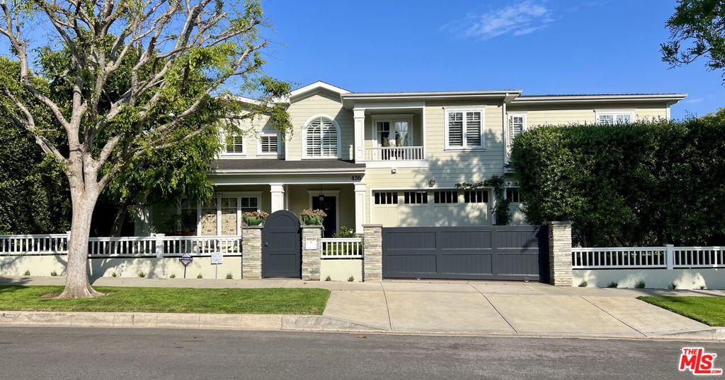456 N Bowling Green Way