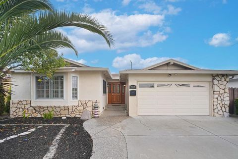 Photo of 958 Leith Avenue, Santa Clara, CA 95054 (MLS # ML82041848)