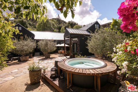 Photo of 28960 Crags Drive, Agoura Hills, CA 91301 (MLS # 26732919)