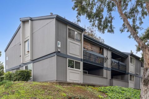 Photo of 355 355 Parkview Ter Ter #F-7, Vallejo, CA 94589 (MLS # 41123527)