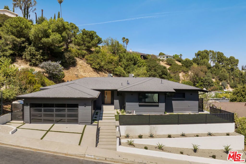 Photo of 3535 Vista Haven Road, Sherman Oaks, CA 91403 (MLS # 25600659)