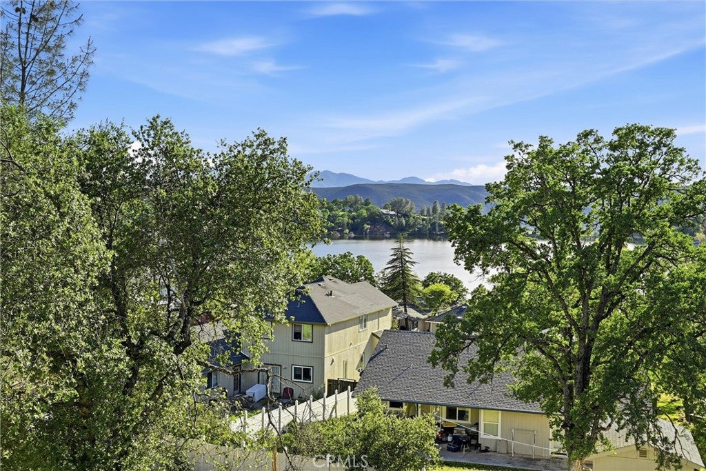 18669 Deer Hill