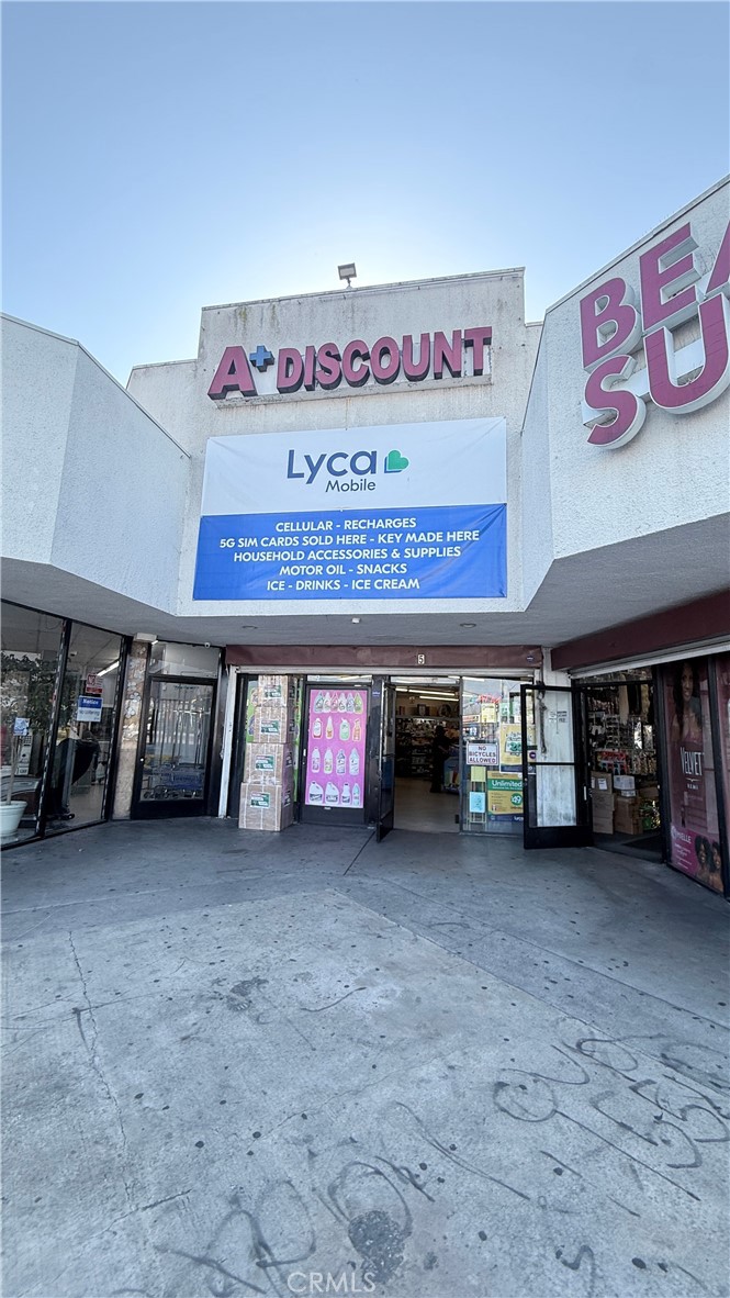 810 W Rosecrans Avenue