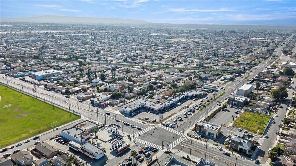 810 W Rosecrans Avenue