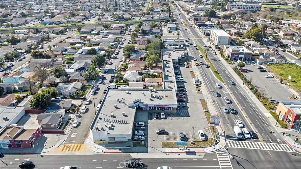 810 W Rosecrans Avenue