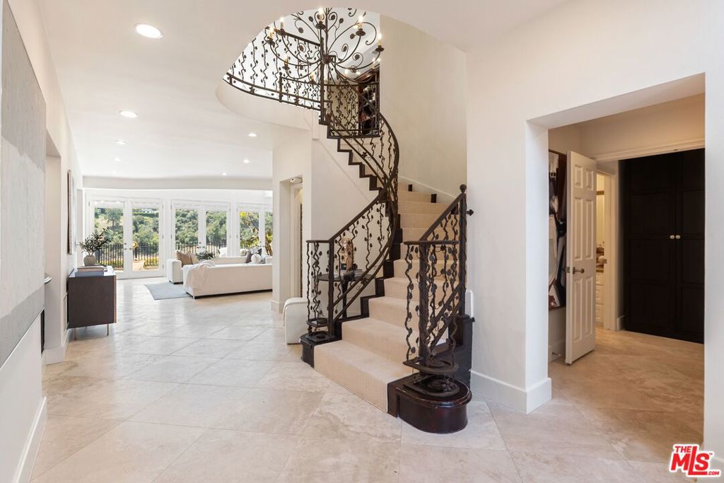 2125 Ridge Drive