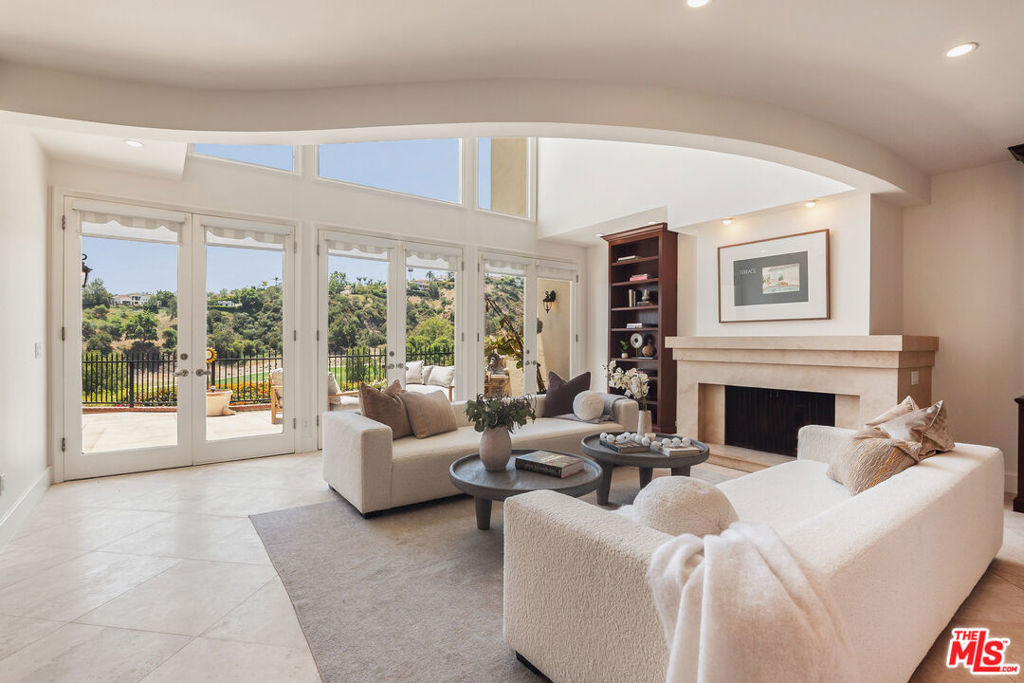 2125 Ridge Drive