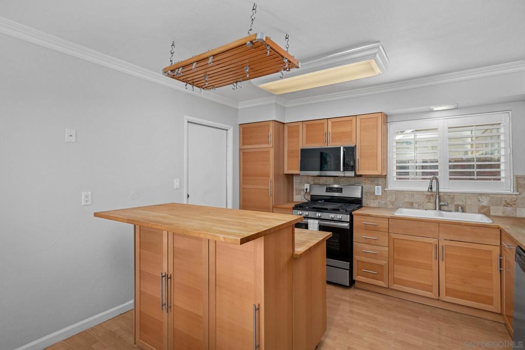 7943 June Lake Dr.