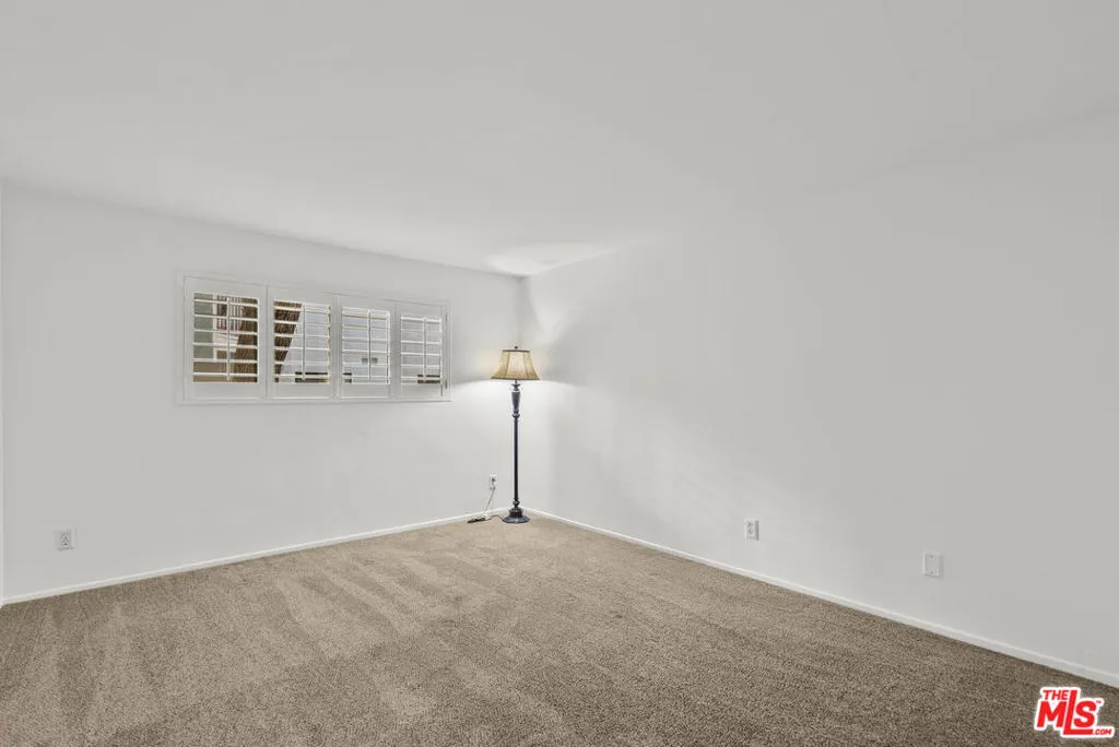 Los Angeles, California 90066, United States, 2 Bedrooms Bedrooms, ,2 BathroomsBathrooms,Residential,Active,245795