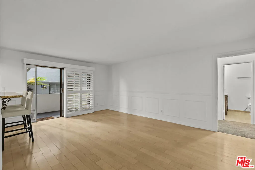 Los Angeles, California 90066, United States, 2 Bedrooms Bedrooms, ,2 BathroomsBathrooms,Residential,Active,245795