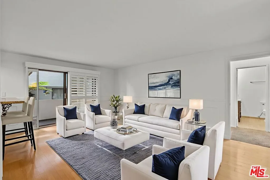 Los Angeles, California 90066, United States, 2 Bedrooms Bedrooms, ,2 BathroomsBathrooms,Residential,Active,245795