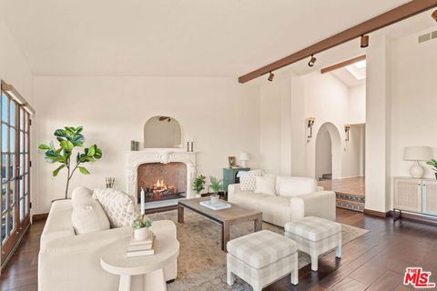 Photo of 7 Via La Cima, Rancho Palos Verdes, CA 90275 (MLS # 26635865)