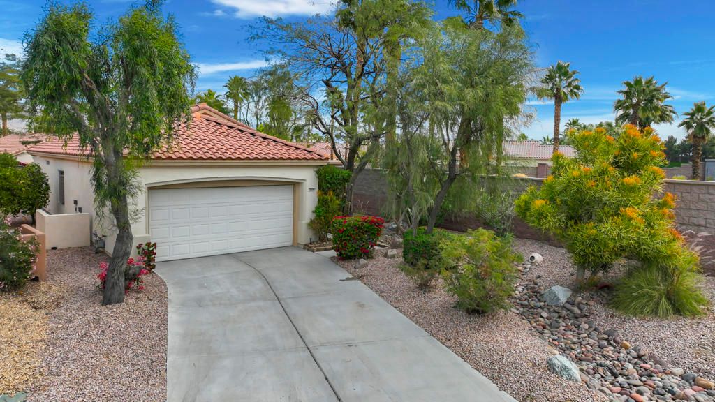 Photo of 78490 Winsford Circle, Palm Desert, CA 92211 (MLS # 219143602DA)