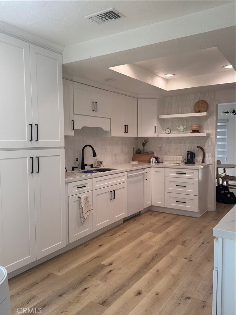 2405 Plaza De