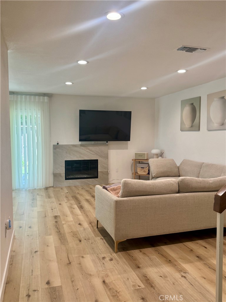 2405 Plaza De