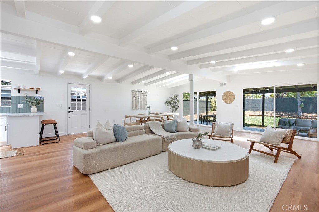 14372 Livingston