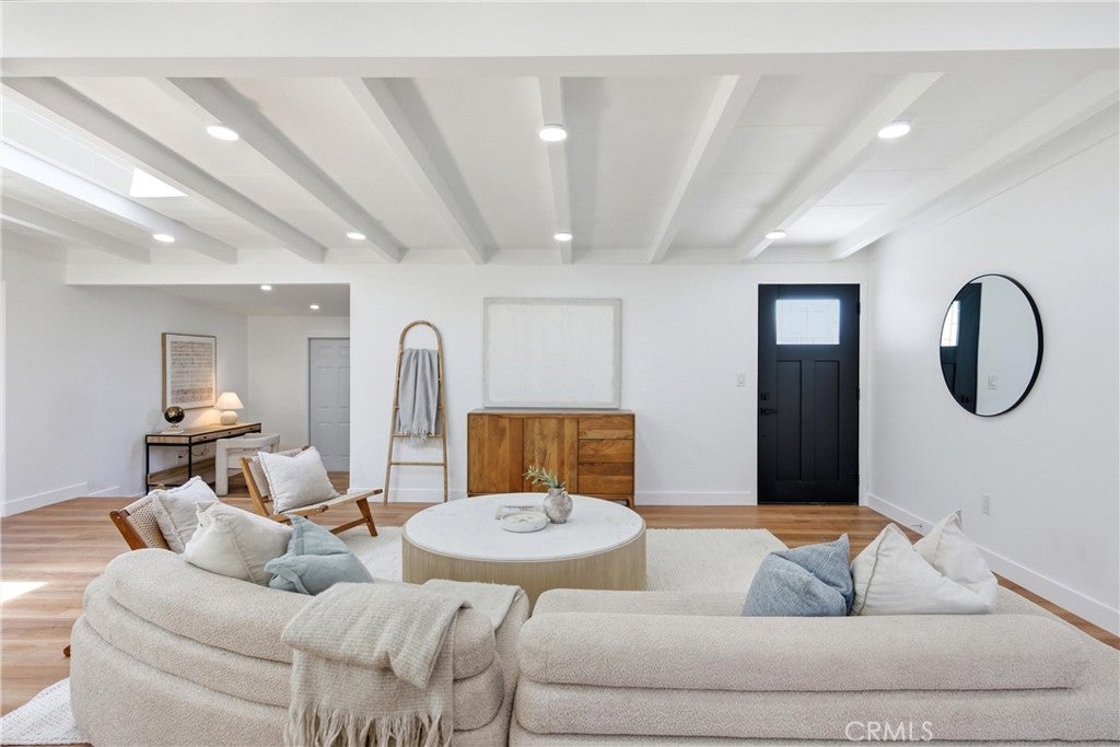 14372 Livingston