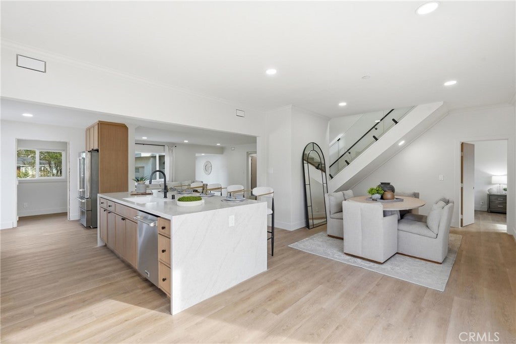 3675 Palo Verde Ave, Long Beach CA 90808