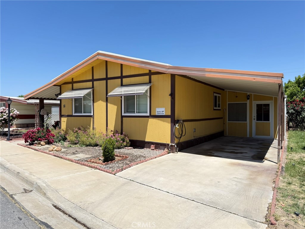 15940 Stoddard Wells Road 81