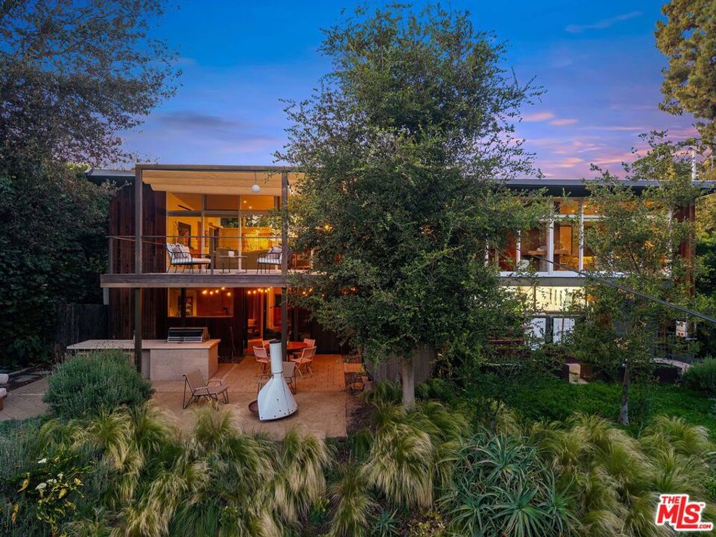 Photo of 12632 W Sunset Boulevard, Los Angeles, CA 90049 (MLS # 26700427)