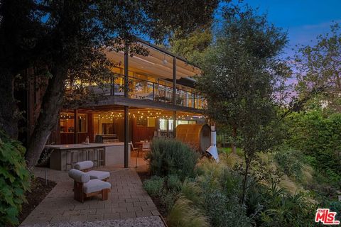 Photo of 12632 W Sunset Boulevard, Los Angeles, CA 90049 (MLS # 26700427)