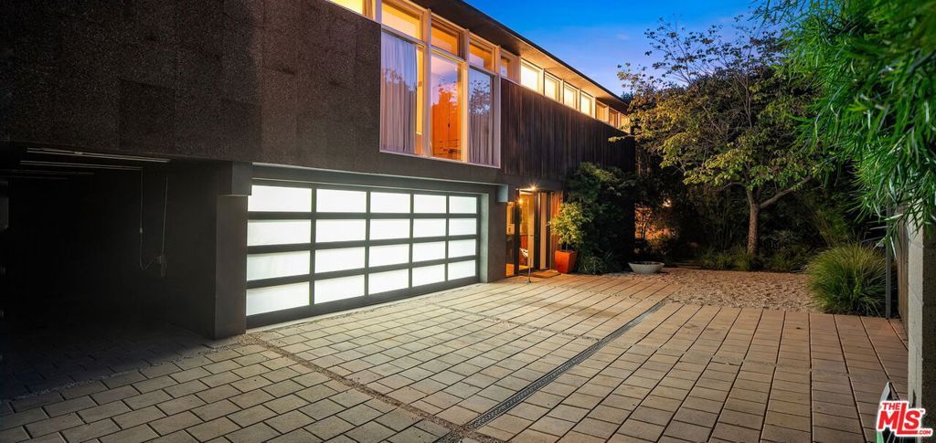 Photo of 12632 W Sunset Boulevard, Los Angeles, CA 90049 (MLS # 26700427)