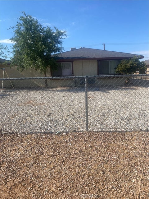 Photo of 21461 Nisqually Road, Apple Valley, CA 92308 (MLS # CV26159696)