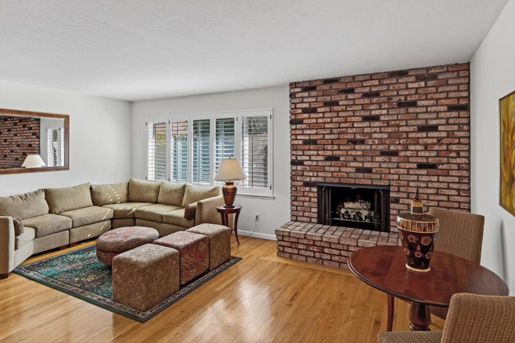 3370 Pearltone Drive