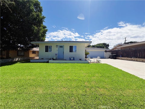 Photo of 1134 Redwood ST, Corona, CA 92879 (MLS # CV26192358)