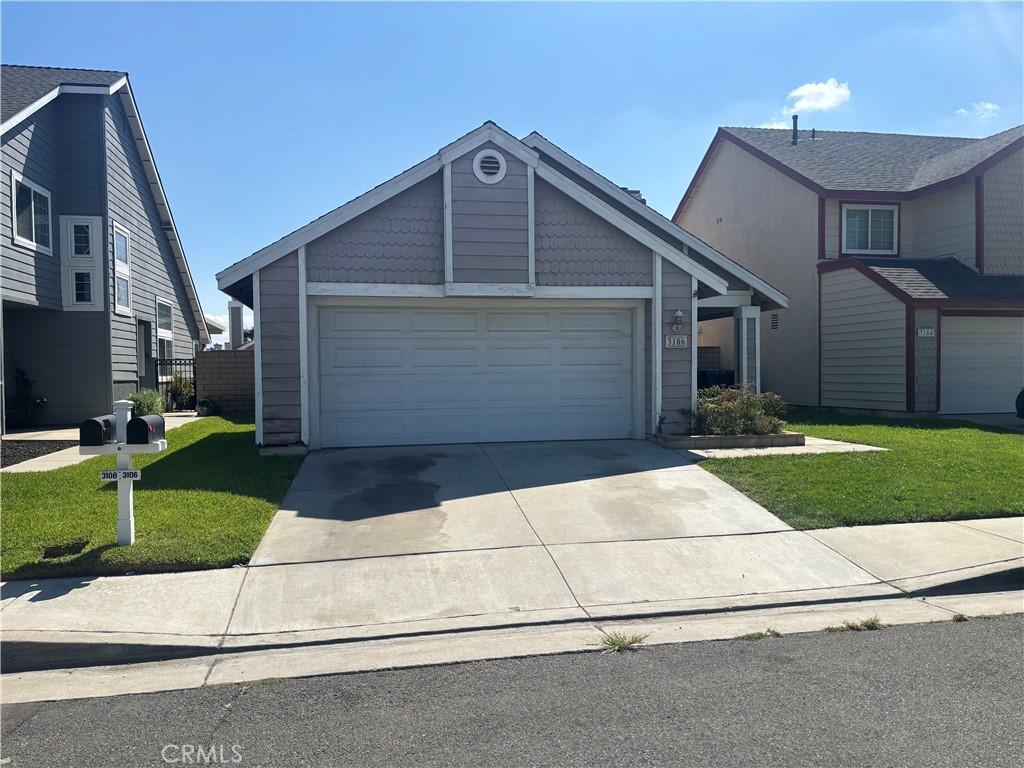 You don't want to miss this rare single story, 3 bedroom, 2 bath home located in the highly desired Creekside Village community. You will appreciate the low monthly HOA dues with amenities including: parks, lake fishing, hiking trails, pools, spas, picnic area, tennis courts, clubhouse, and community security patrols. Centrally located to schools, freeways and all major shopping & dining locations.